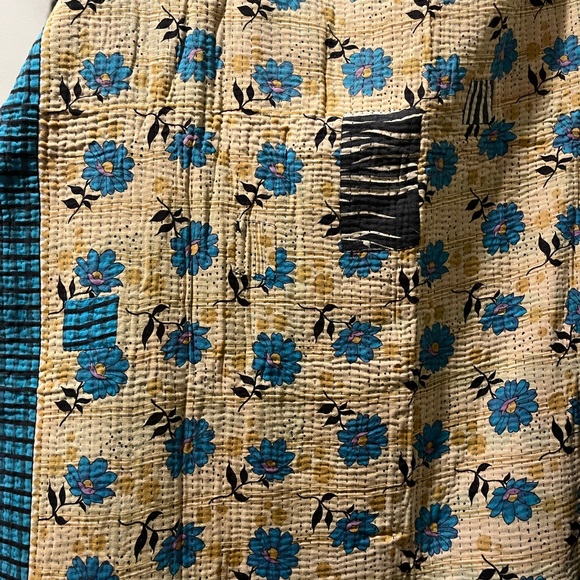 Beautiful Handmade “Sari Bari” Blanket 😊❤️ - Picture 3 of 7